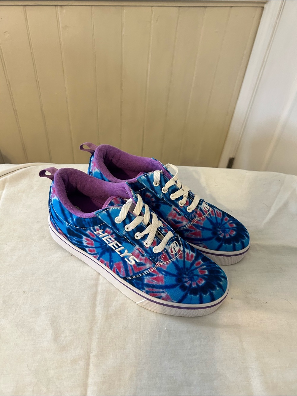 Heelys Tie-Dye Pro 20 Prints Skate Shoes/Woman’s Size 9/NWOT